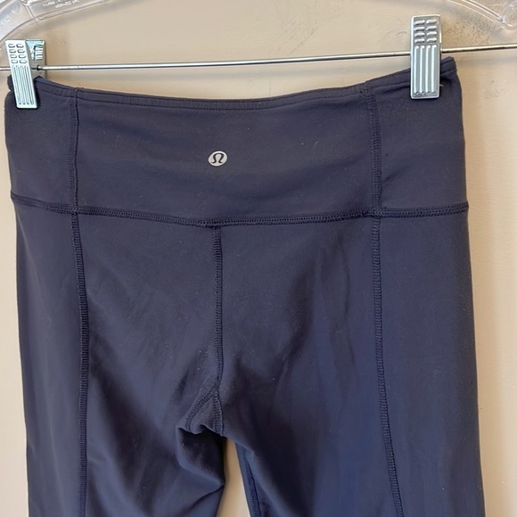 Lululemon Groove Crop Reversible Pants in Coal / Royalty / Royalty Space Dye - Picture 12 of 16